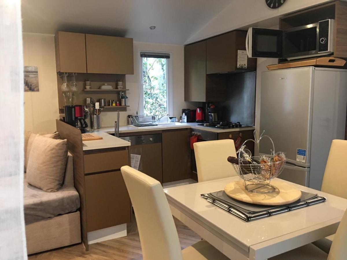 Mobilhome Familial 6 A 7 P 3 Chambres 42 M2 Saint Brevin Les Pierres Couchees Eksteriør bilde