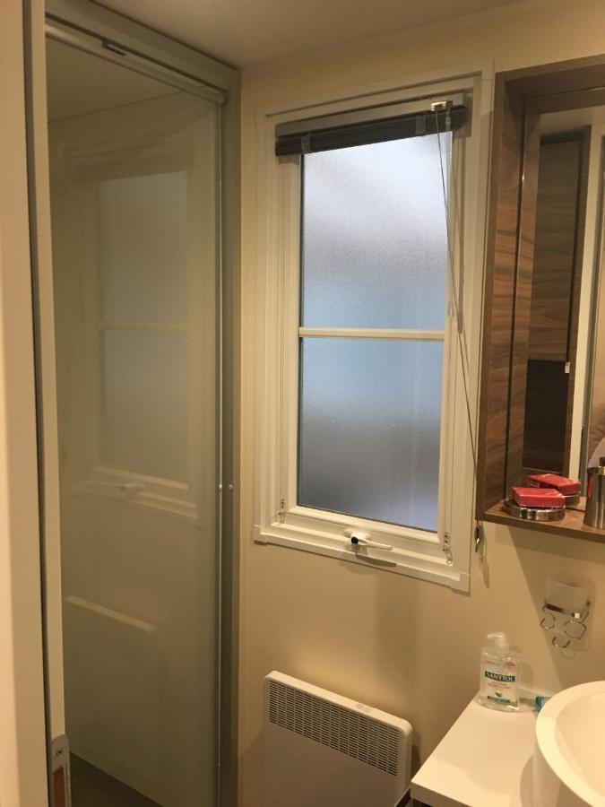 Mobilhome Familial 6 A 7 P 3 Chambres 42 M2 Saint Brevin Les Pierres Couchees Eksteriør bilde