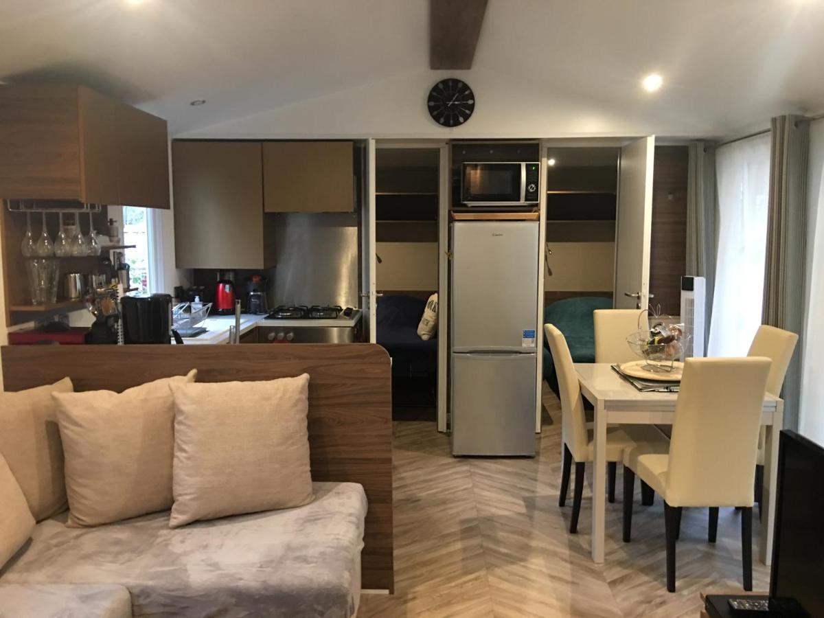 Mobilhome Familial 6 A 7 P 3 Chambres 42 M2 Saint Brevin Les Pierres Couchees Eksteriør bilde
